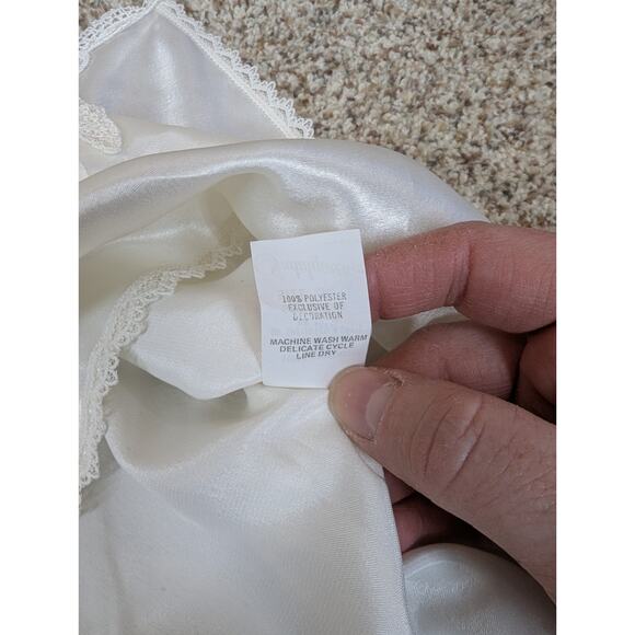 Vintage Indulgence Ivory Satin Lace and Pearl Trim Cropped Camisole Size 34 USA - Picture 10 of 10